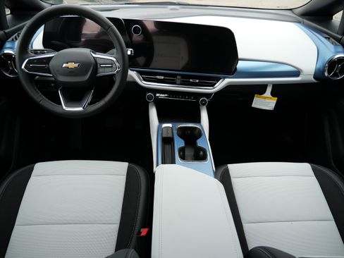 New 2025 Chevrolet Equinox EV LT AWD/4WD image 7