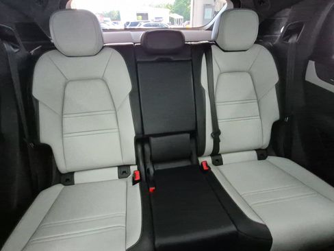 Used 2025 Porsche Cayenne GTS AWD/4WD image 23