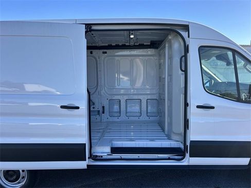 New 2025 Ford Transit 250 148 Medium Roof image 16