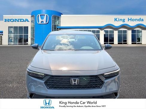 Used 2025 Honda Accord SE image 2