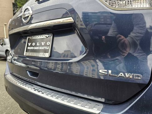 Used 2016 Nissan Rogue SL w/ SL Premium Package image 17