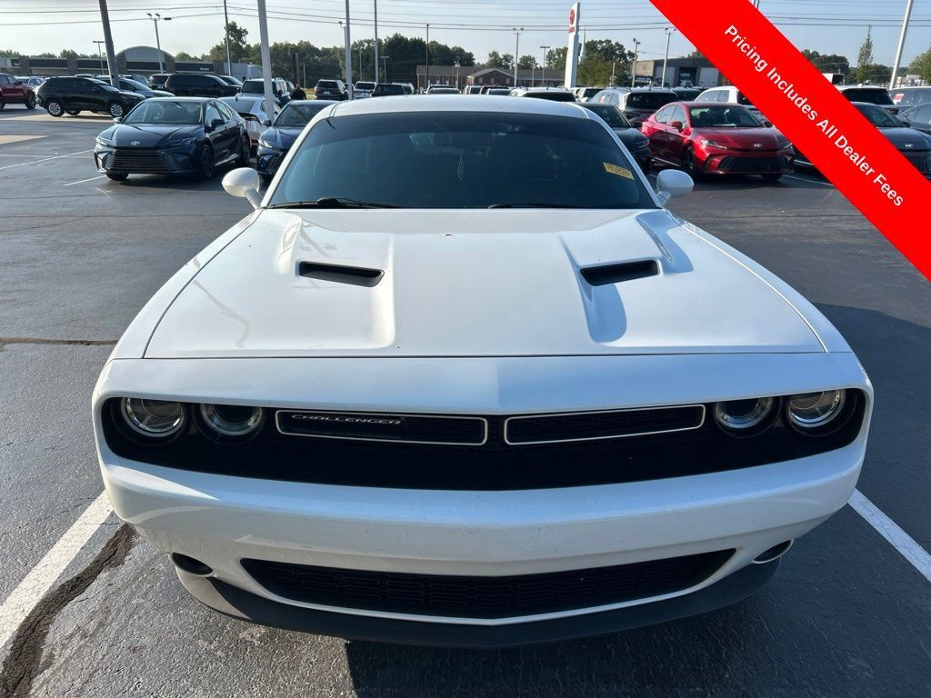 Used 2020 Dodge Challenger SXT RWD image 11