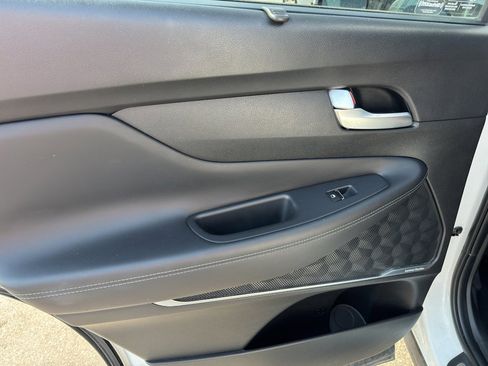 Used 2023 Hyundai Santa Fe SEL Premium image 17