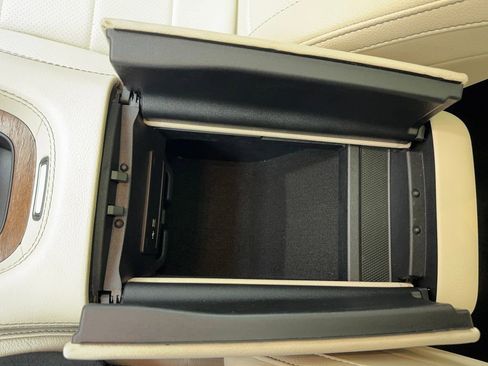 Used 2022 Mercedes-Benz GLE 350 4MATIC w/ AMG Line Exterior image 33