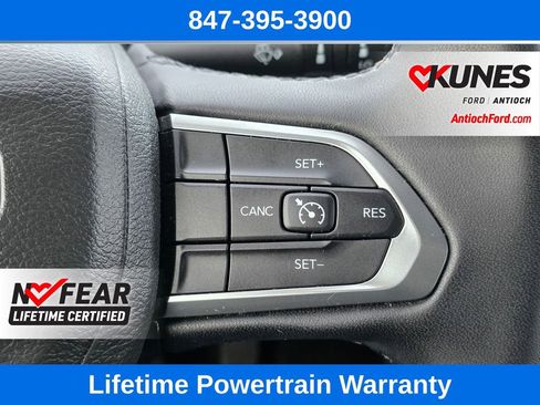 Used 2025 Jeep Compass Latitude image 37