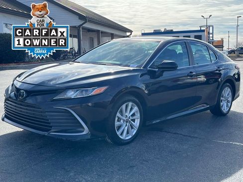 Used 2024 Toyota Camry LE image 3