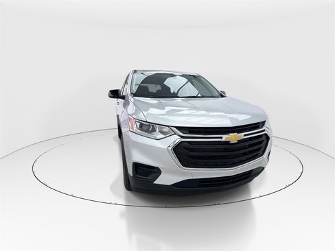 Used 2020 Chevrolet Traverse LS image 3