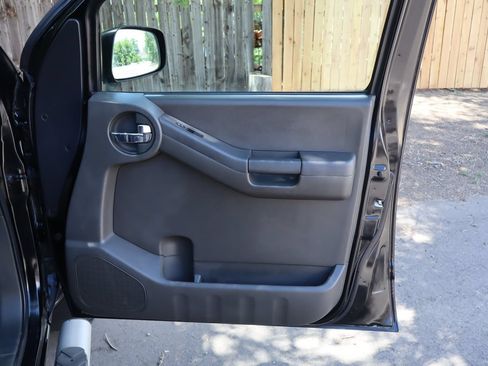 Used 2013 Nissan Xterra PRO-4X w/ Pro-4x Leather Pkg AWD/4WD image 26