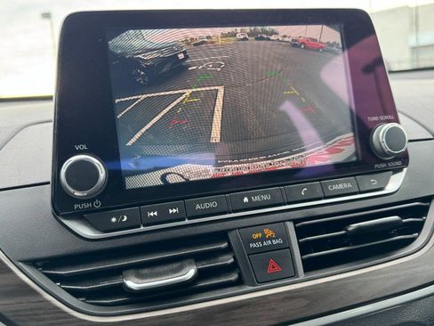 Used 2024 Nissan Altima 2.5 SV image 20