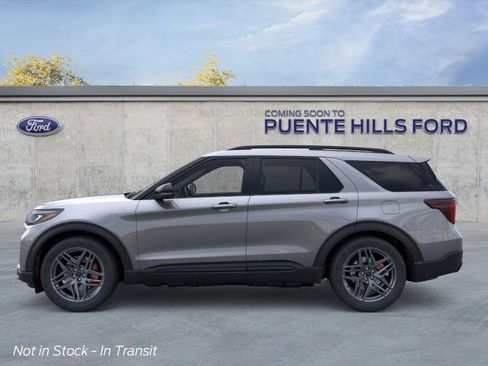 Used 2026 Ford Explorer ST-Line w/ ST-Line Street Pack image 3