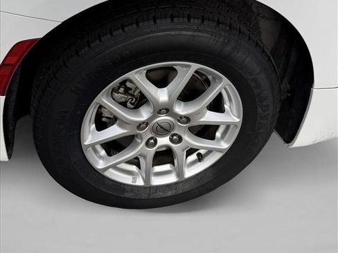 Used 2022 Chrysler Voyager LX FWD image 9
