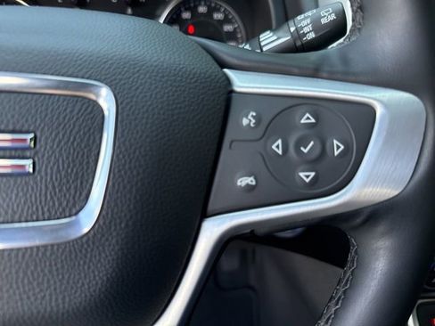 Used 2024 GMC Terrain SLT image 15