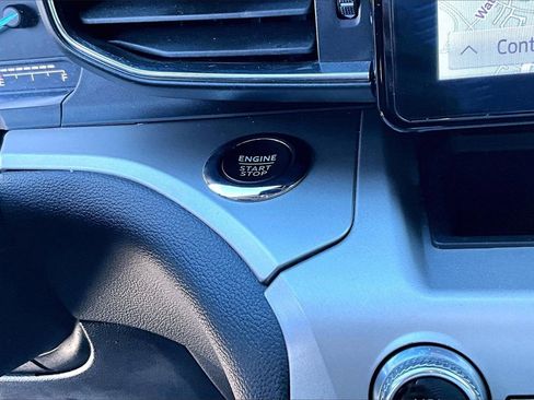 Used 2022 Ford Explorer XLT w/ Equipment Group 202A image 28