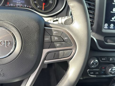 Certified 2022 Jeep Cherokee Latitude Lux image 17