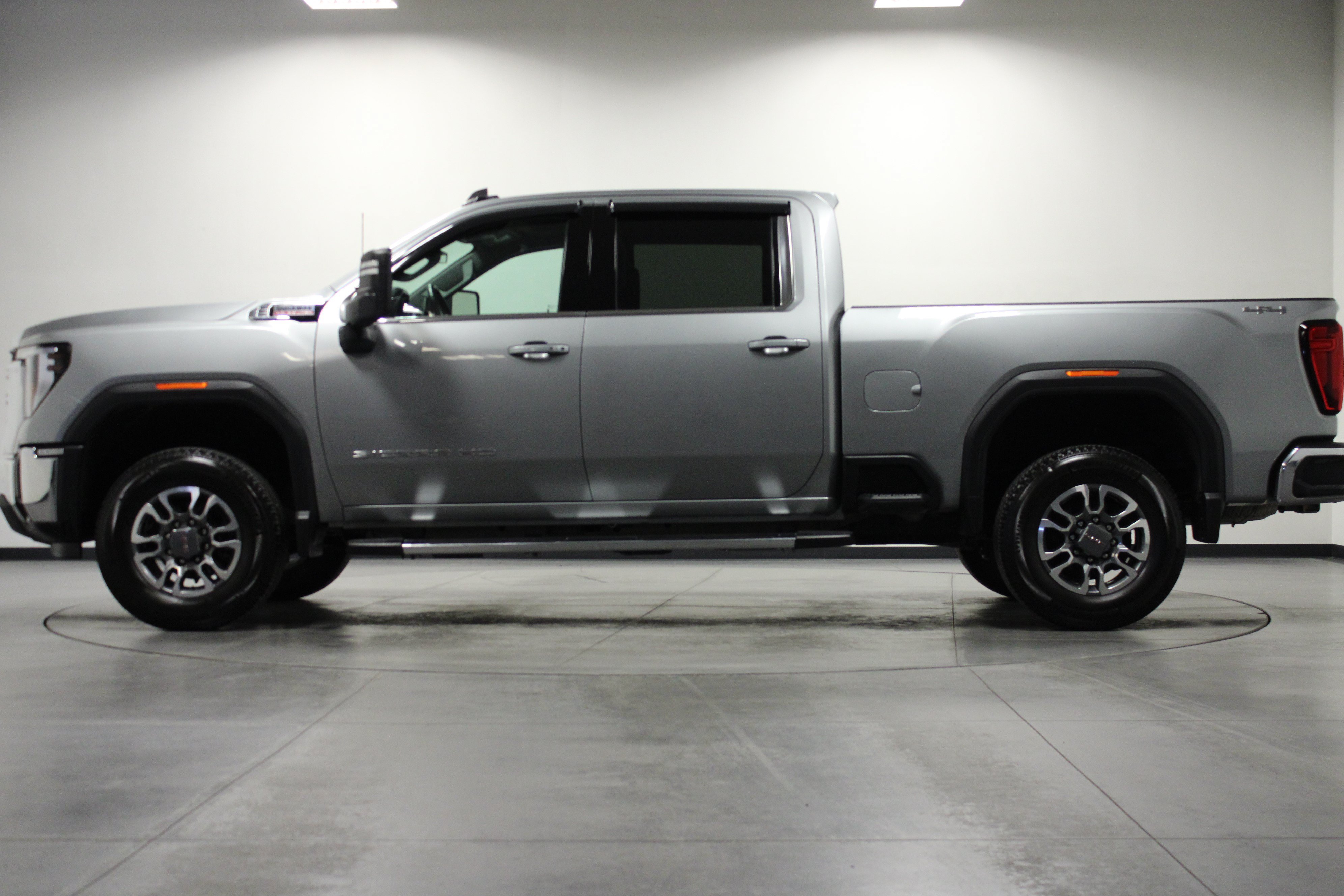 Used 2025 GMC Sierra 2500 SLE w/ SLE Convenience Package AWD/4WD image 7