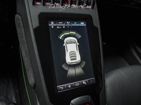 Used 2022 Lamborghini Huracan EVO RWD image 16
