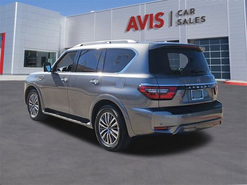 Used 2024 Nissan Armada SL image 3