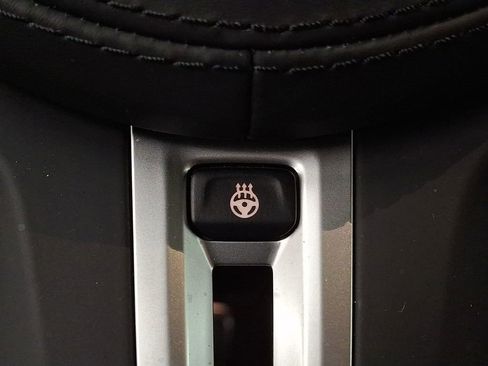 Used 2025 BMW X4 M40i image 17