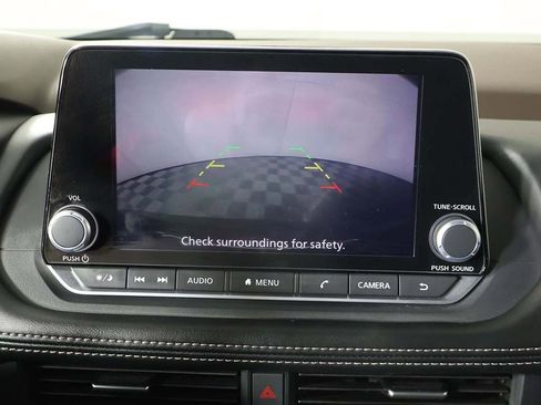 Used 2023 Nissan Rogue SV image 39