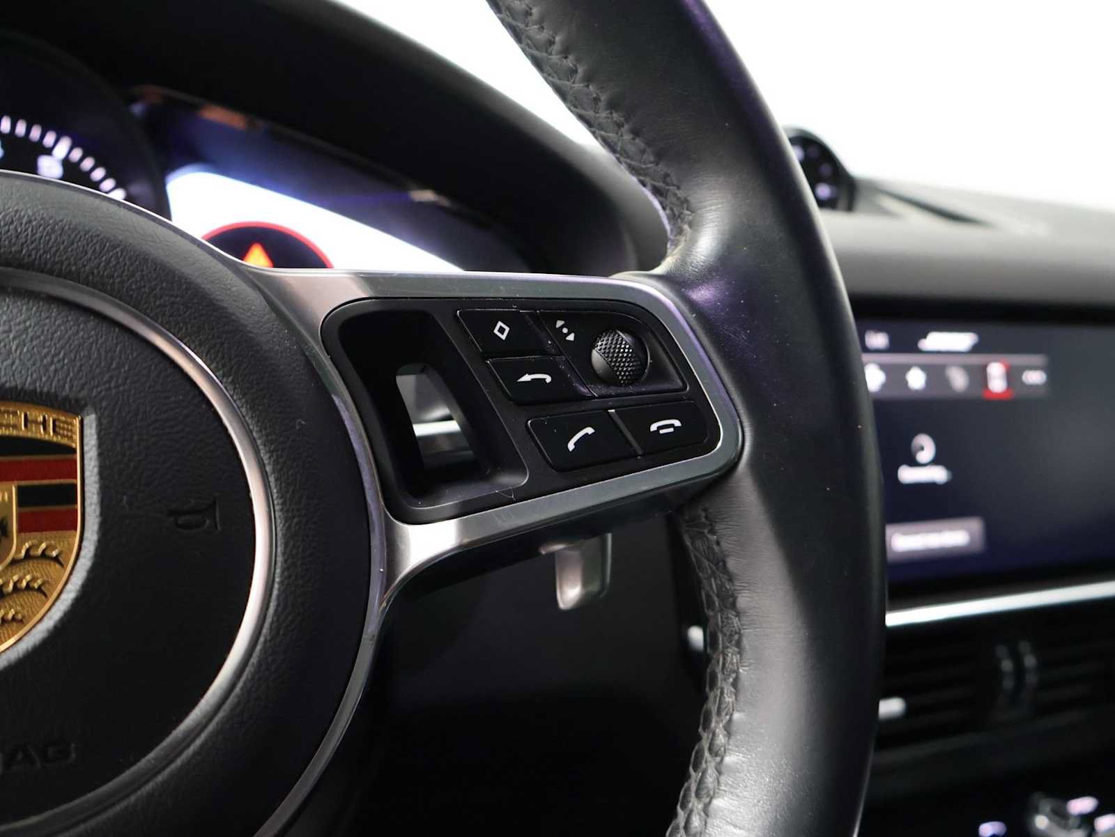 Used 2022 Porsche Cayenne AWD/4WD image 28