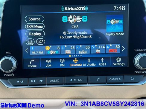 Used 2025 Nissan Sentra SV w/ SV Premium Package FWD image 32