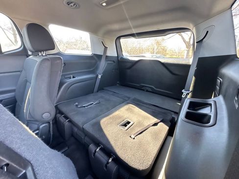 Used 2023 GMC Acadia SLE w/ Driver Convenience Package image 15