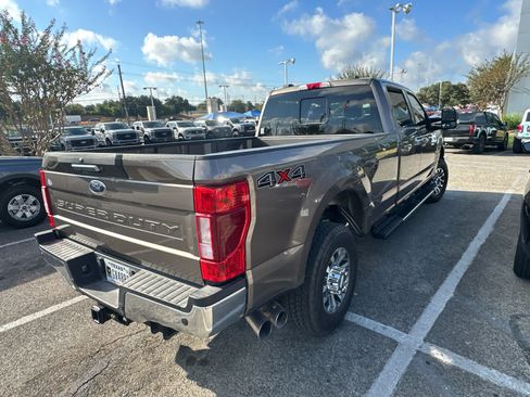 Used 2022 Ford F350 Lariat AWD/4WD image 6