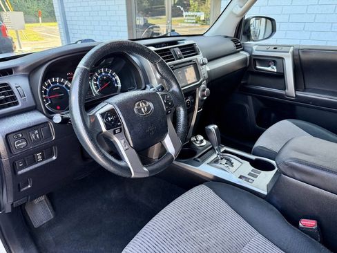 Used 2016 Toyota 4Runner SR5 AWD/4WD image 12