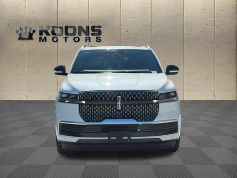 New 2026 Lincoln Navigator Reserve AWD/4WD image 3
