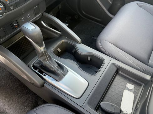 New 2025 Nissan Frontier SV image 10