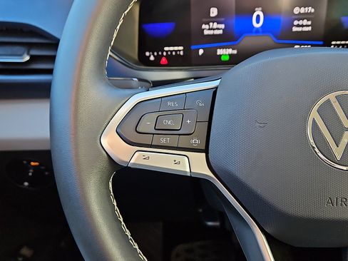 Used 2022 Volkswagen Taos SE image 15