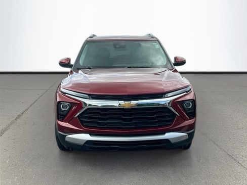 Used 2024 Chevrolet TrailBlazer LT w/ Convenience Package FWD image 2