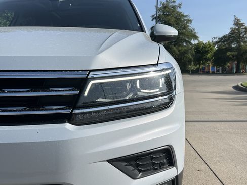 Used 2018 Volkswagen Tiguan SEL Premium AWD/4WD image 5