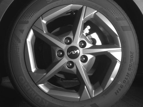 Used 2025 Kia K4 LXS image 14