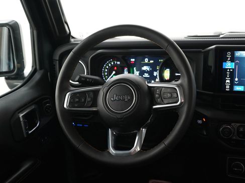 Used 2024 Jeep Wrangler Unlimited Sahara w/ Technology Group AWD/4WD image 14
