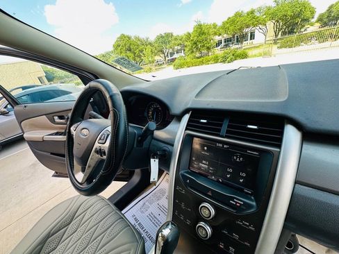 Used 2012 Ford Edge SEL FWD image 25