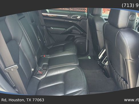Used 2017 Porsche Cayenne Platinum Edition AWD/4WD image 34