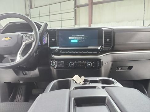 Used 2025 Chevrolet Silverado 2500 LT AWD/4WD image 25