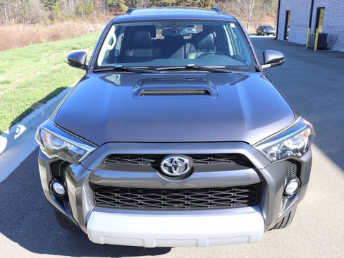 Used 2016 Toyota 4Runner Trail Premium image 2