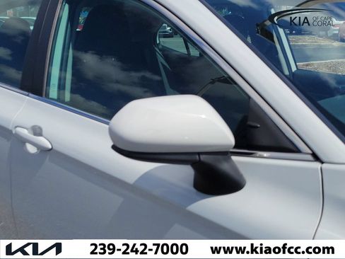 Used 2022 Toyota Camry LE FWD image 8