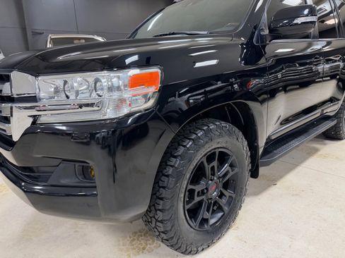 Used 2018 Toyota Land Cruiser image 14