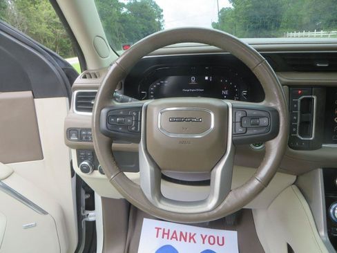 Used 2023 GMC Yukon Denali AWD/4WD image 16