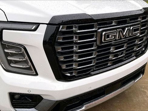 Used 2026 GMC Yukon XL Denali Ultimate w/ LPO, Floor Liner Package AWD/4WD image 40