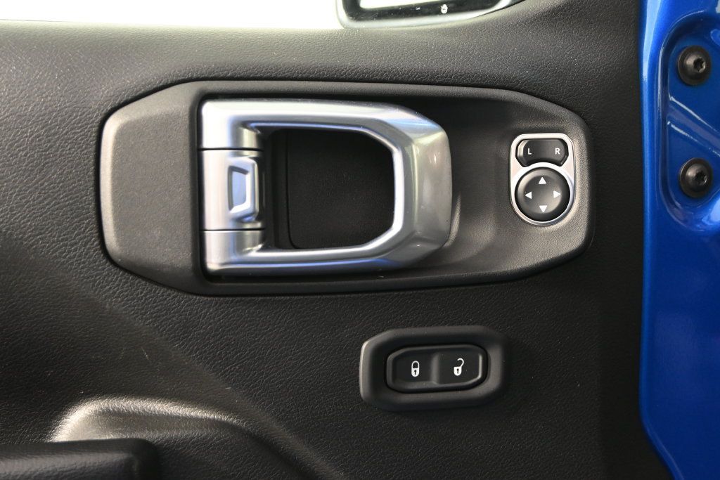 Used 2021 Jeep Wrangler Unlimited Rubicon AWD/4WD image 19