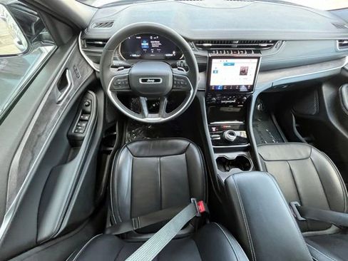 Used 2024 Jeep Grand Cherokee L Limited w/ Luxury Tech Group II AWD/4WD image 22