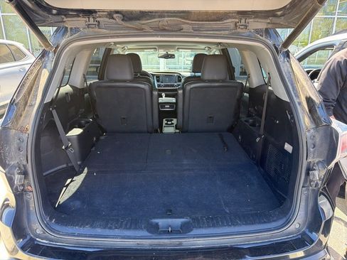 Used 2015 Toyota Highlander XLE image 11