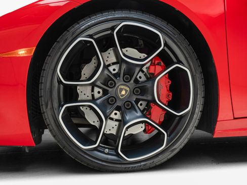 Used 2016 Lamborghini Huracan LP 580-2 RWD image 23