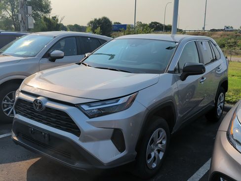 Certified 2025 Toyota RAV4 LE AWD/4WD image 2