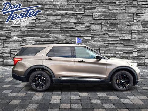 Certified 2021 Ford Explorer XLT AWD/4WD image 2