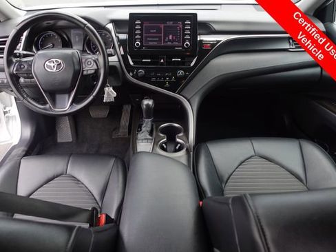 Certified 2022 Toyota Camry SE FWD image 4